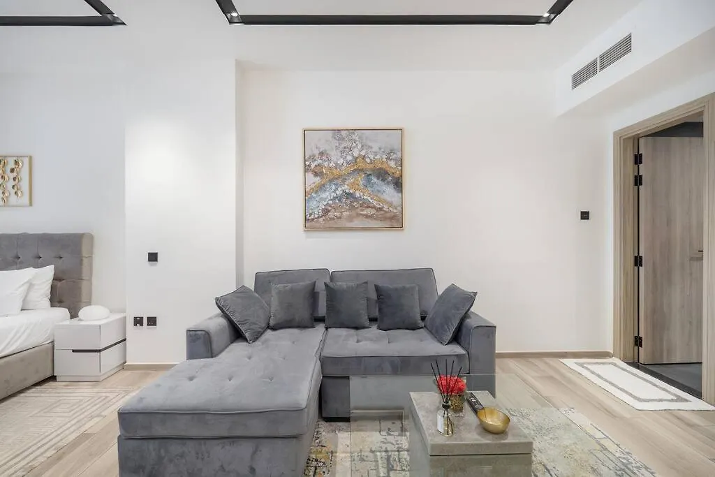 Czechin Properties New Listing Stylish Studio Modern Comforts Dubai